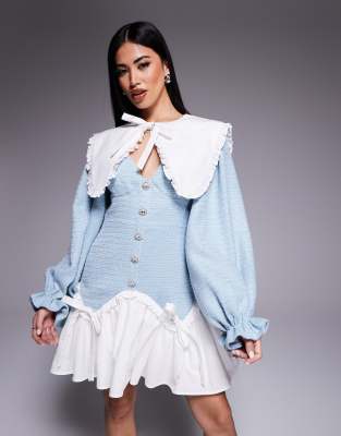ASOS LUXE - Minikleid in Blau aus Bouclé und Baumwollpopeline mit verzierten Knöpfen