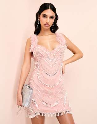 ASOS LUXE - Minikleid in Rosa mit Schmucksteinen, Kunstperlenverzierung und Kunstfeder-Trägern