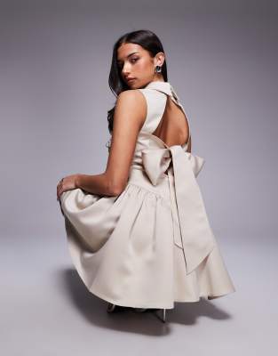 ASOS LUXE - Minikleid in Steinbeige mit Knopfleiste, Kragen und gerafften Details-Neutral