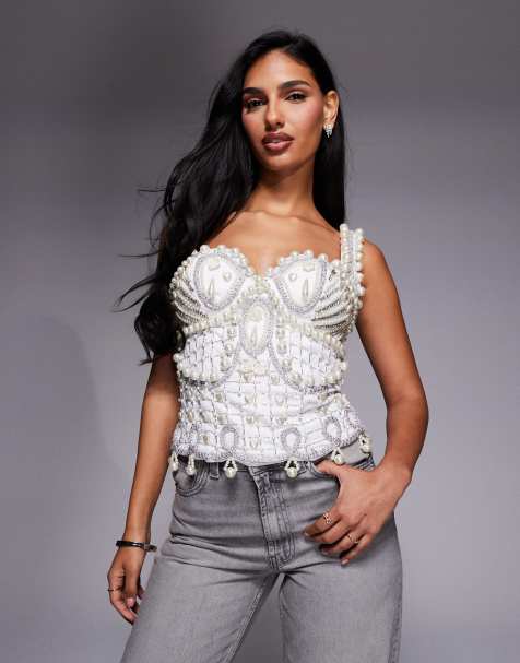 ASOS LUXE – Mit Schmuckperlen verziertes Oberteil in Weiß - view 1