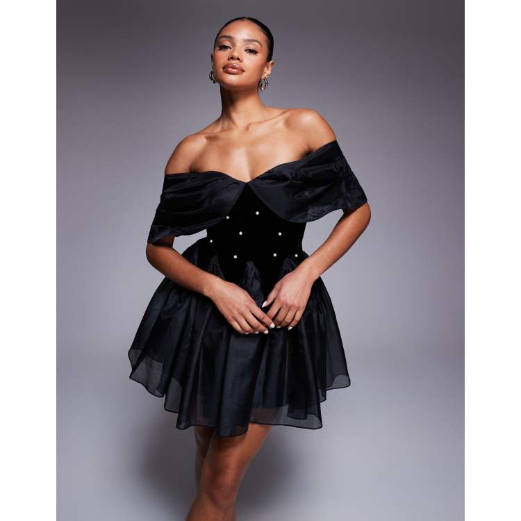 208827073-1-black?$n_750w$&wid