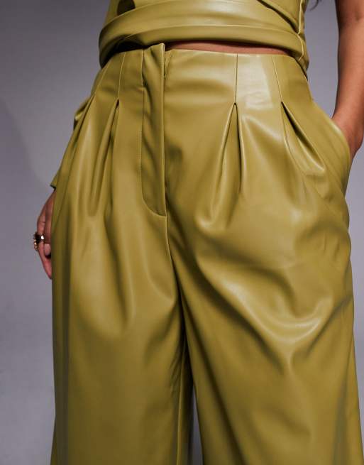 ASOS LUXE - Olivengrønne bukser med vide ben og plisseringer i PU - Del af sæt, 5 af 5