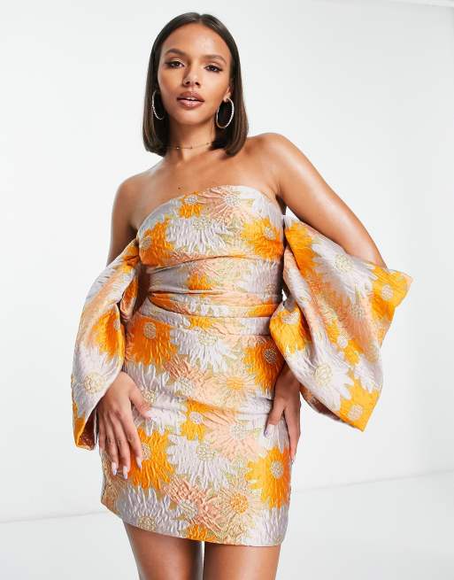 ASOS LUXE – Orange blommig jacquardvävd miniklänning med extrem bardotringning
