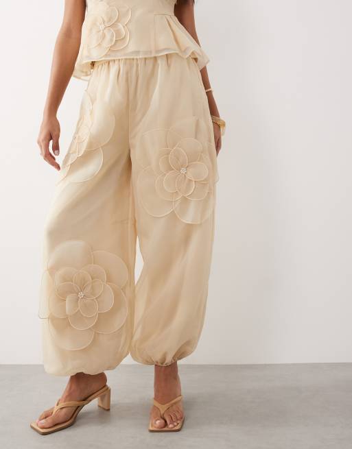 ASOS LUXE - Pantalon bouffant d'ensemble avec détail fleur - Abricot, 2 de 5