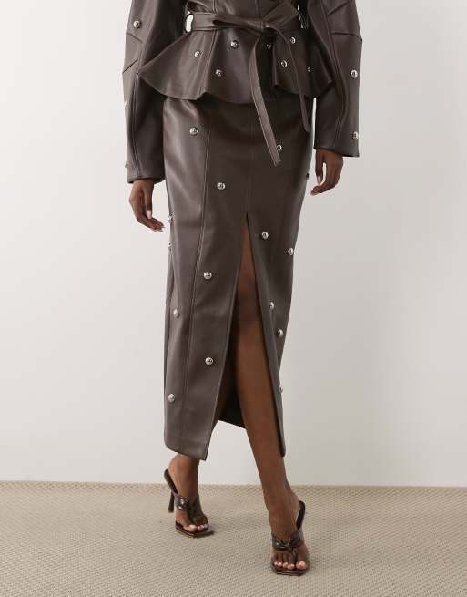 ASOS LUXE pennkjol i PU med nitar i chokladbrunt set, 3 av 5