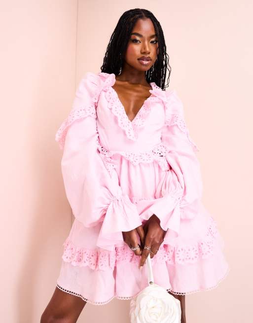 ASOS LUXE - Pink skater-minikjole med broderede detaljer og sløjfe bagpå