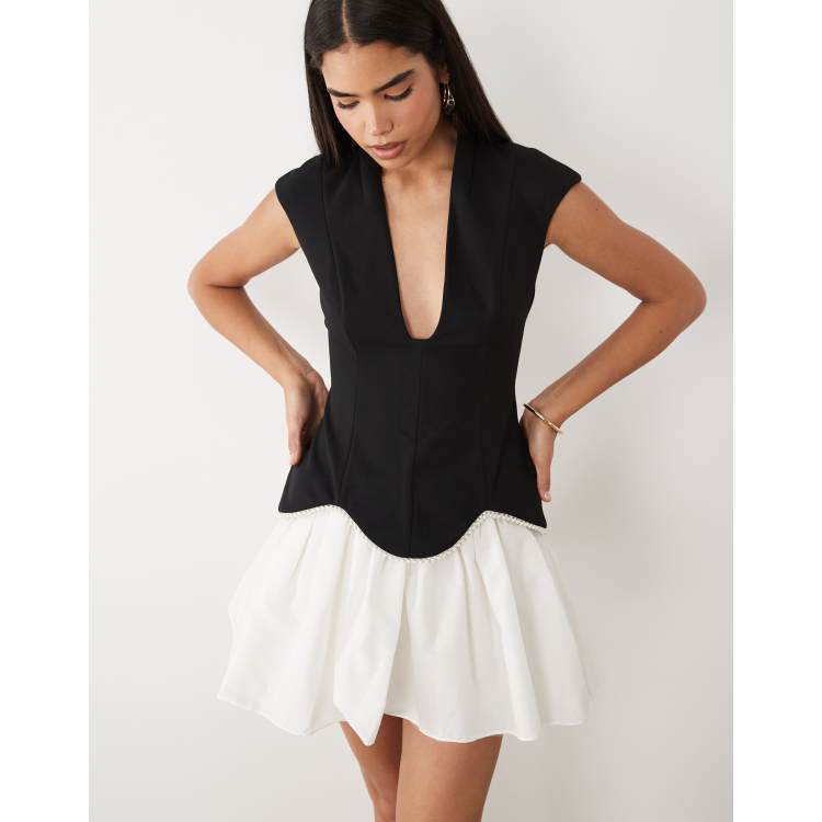 open lace back dress Embellished Plunge Neck Mini Dress in Black - 2