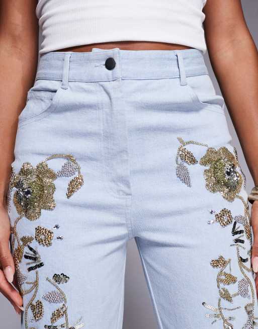 ASOS LUXE - Premium - Mellemvasket blå denimjeans med guldfarvede udsmykninger, 4 af 5