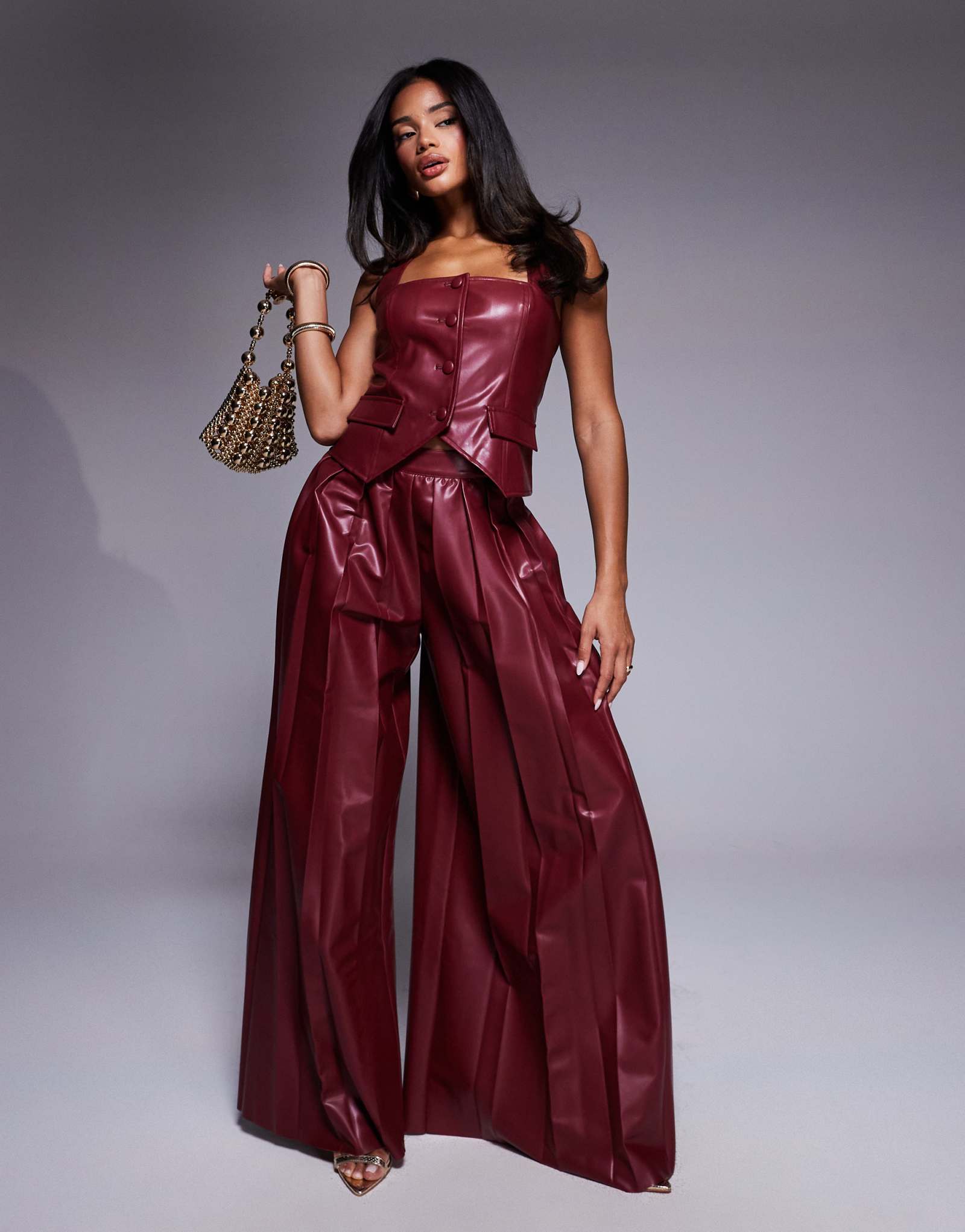 Брюки-плиссе ASOS LUXE из искусственной кожи темно-вишневого цвета - часть комплекта