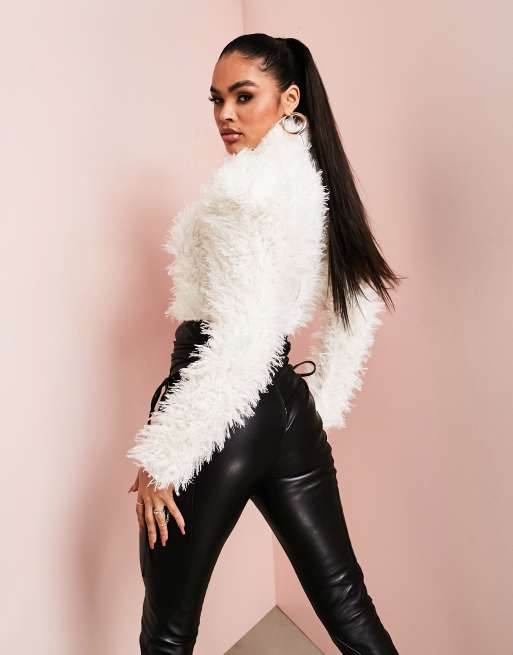 ASOS LUXE - Pull en maille duveteuse à épaules surdimensionnées - Blanc, 2 de 4