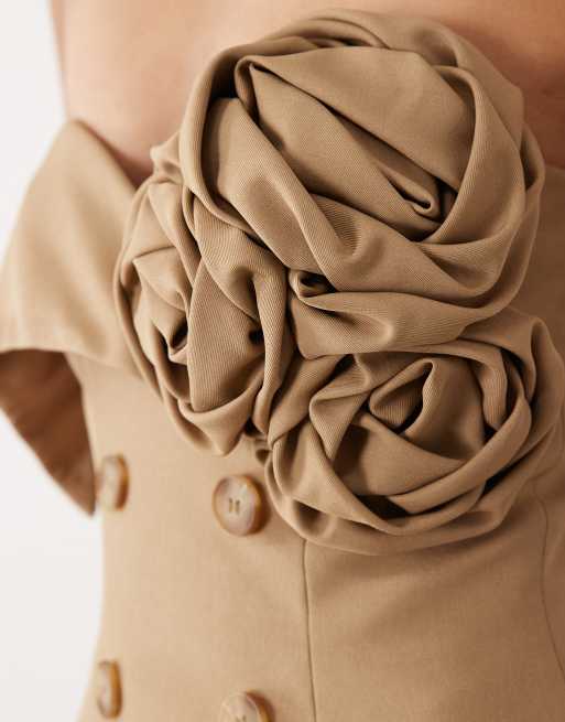 ASOS LUXE - Robe bandeau courte et ajustée avec grosse fleur - Fauve, 3 de 4