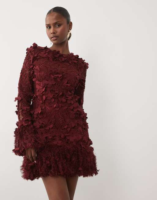 ASOS LUXE - Robe courte en broderie anglaise avec fleurs 3D et plumes synthétiques - Bordeaux, 3 de 4