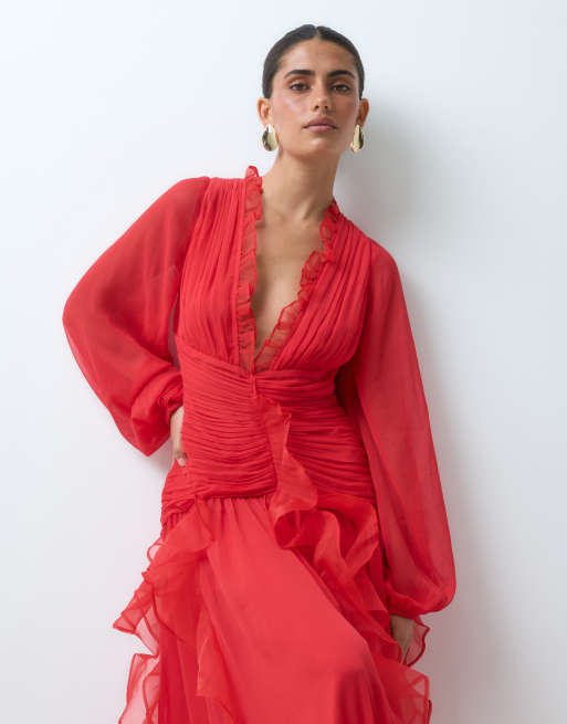 ASOS LUXE robe longue à manches longues froncée avec détail cascade en rouge, 3 de 5