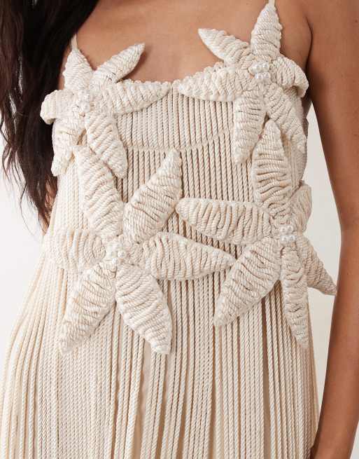 ASOS LUXE - Robe longue de qualité supérieure en maille crochetée avec détails coquillages et fleurs - Crème, 3 de 4