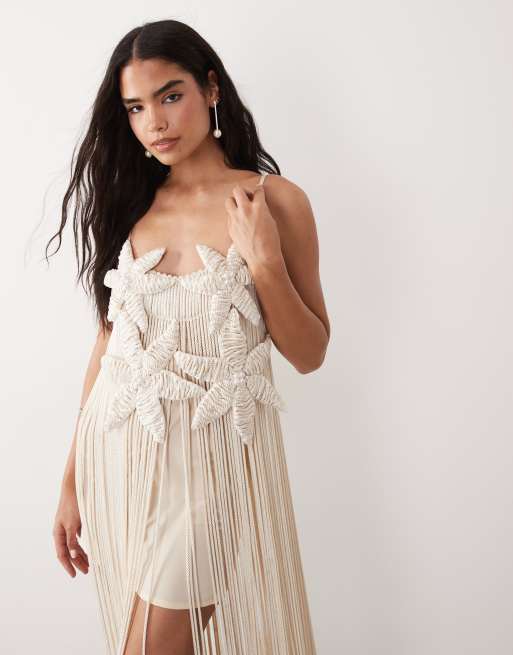 ASOS LUXE - Robe longue de qualité supérieure en maille crochetée avec détails coquillages et fleurs - Crème, 4 de 4