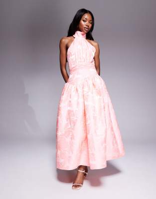 ASOS LUXE - Robe longue en jacquard fleuri avec naud - Rose vif