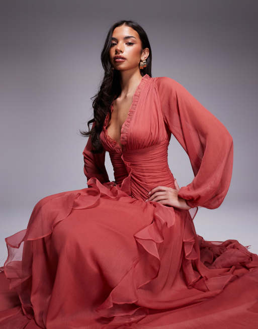 ASOS LUXE - Robe longue froncée à manches longues avec détail effet cascade - Rose décoloré, 2 de 4