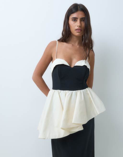 ASOS LUXE robe longue structurée bicolore avec détail péplum, 1 de 5