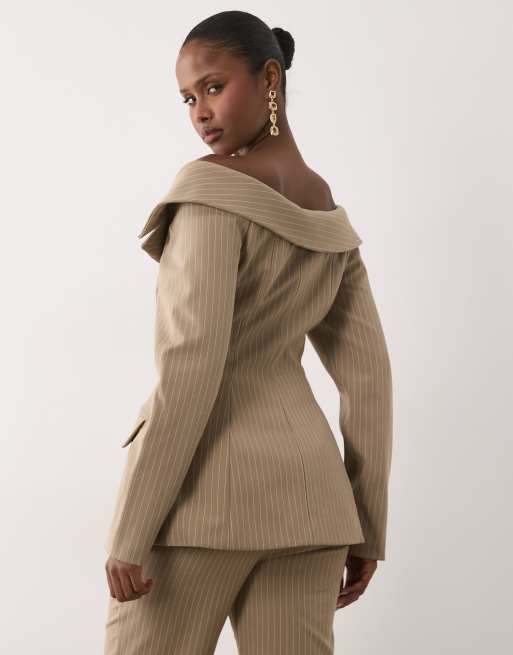 ASOS LUXE set randig blazer med bara axlar och långa ärmar med knäppning, 2 av 4