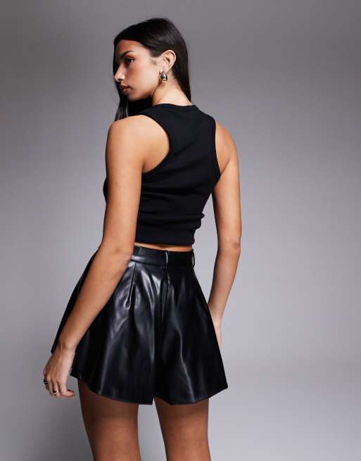 ASOS LUXE - Short van imitatieleer in zwart, deel van co-ord set, 2 van 5