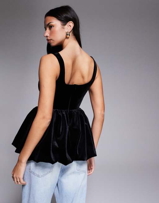 ASOS LUXE - Sort peplum-top med boblekant og korset-detalje i velour, 2 af 4