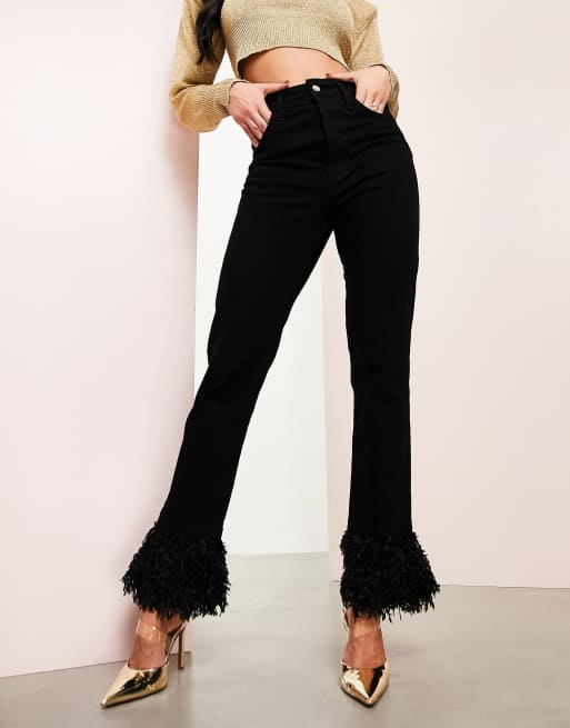 ASOS LUXE - Sorte jeans med lige ben og kanter med imiterede fjer