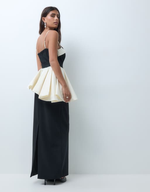 ASOS LUXE strukturalna sukienka maxi z kontrastową baskinką w kolorze mono, 4 z 5