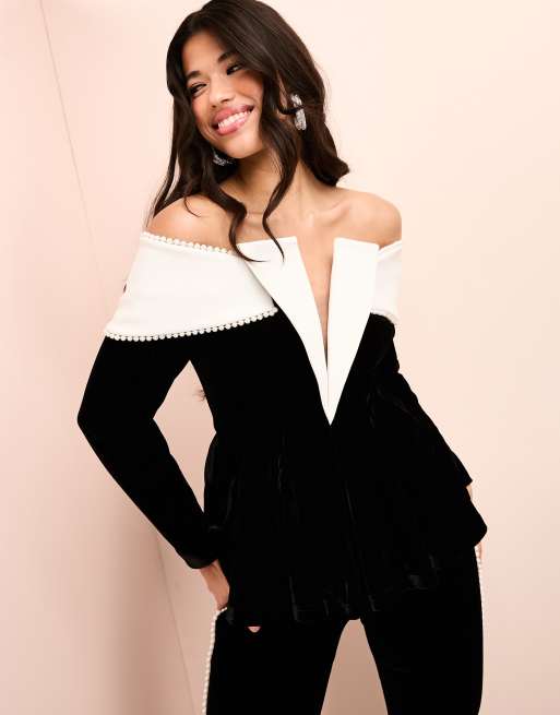 ASOS LUXE – Svart kavaj med korsettliv, bara axlar och djup ringning i sammet