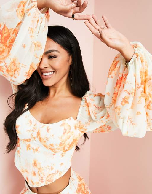 ASOS LUXE – Szyfonowy gorsetowy top w kwiaty z obszernymi rękawami i obcisłymi mankietami – część zestawu