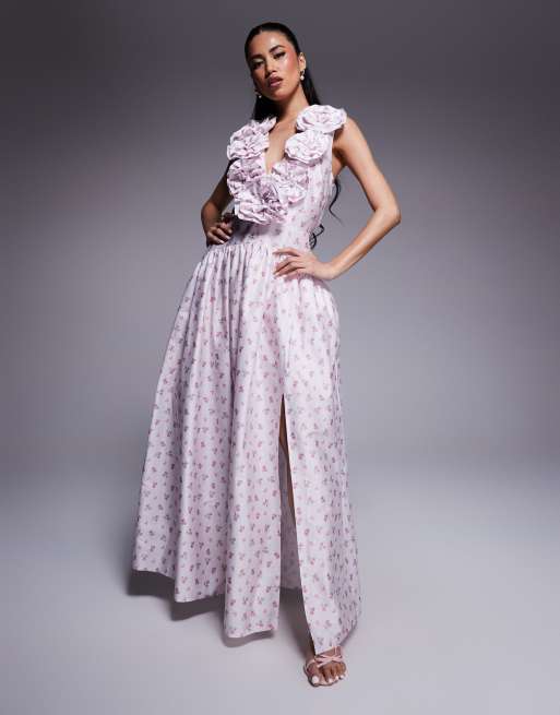 ASOS LUXE – Tief ausgeschnittenes Maxikleid aus Baumwollsatin mit Blümchenmuster, tiefer Taille und Ansteckblumendetails