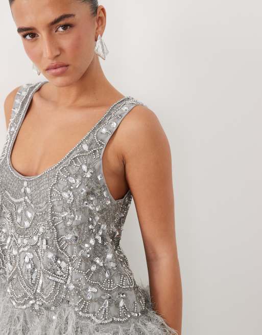 ASOS LUXE top con orlo in piume, scollo ampio e decorazioni argentate, 3 di 4