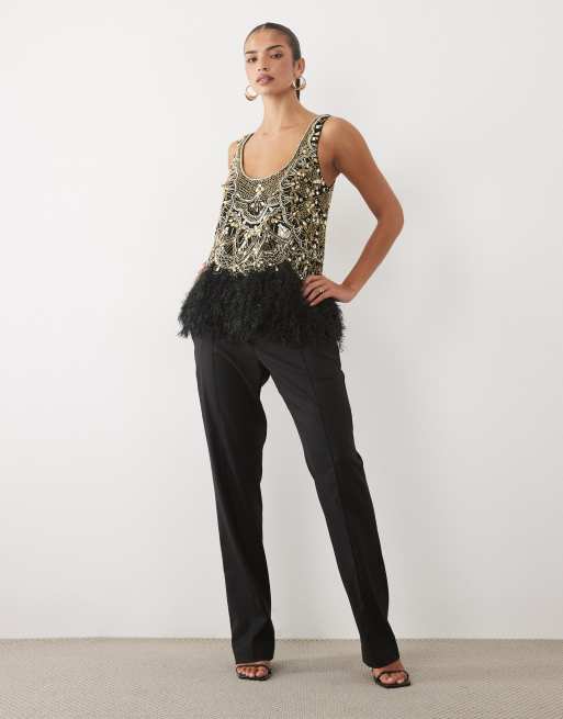 ASOS LUXE - Top ornementé à encolure dégagée et ourlet à fausses plumes - Noir et doré, 2 de 4