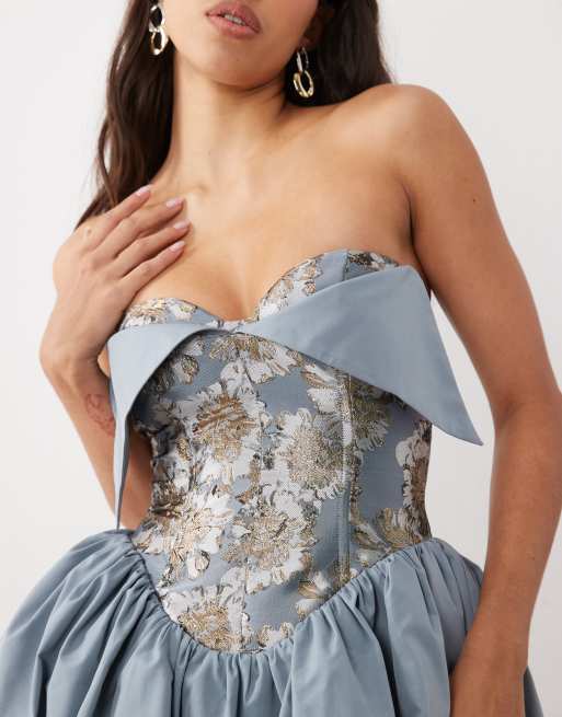 ASOS LUXE trägerloses Jacquard-Minikleid mit Puffrock in blauem Blumenjacquard, 3 von 4