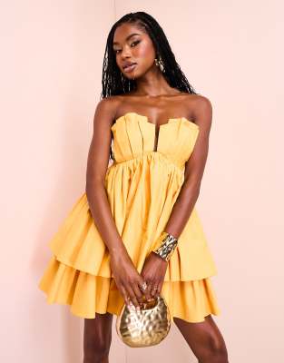 ASOS LUXE - Trägerloses, kurzes Babydoll-Kleid aus Baumwoll-Popeline in Aprikose mit plissierter Brustpartie-Bunt