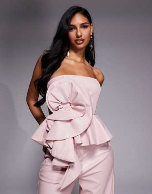 ASOS LUXE - Trägerloses Oberteil aus Kunstleder in Rosa mit Blumenapplikation-Design, Kombiteil