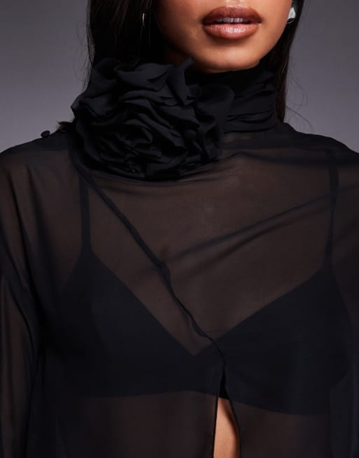 ASOS LUXE – Transparentes, hochgeschlossenes Oberteil in Schwarz mit Blumendetail, 3 von 4