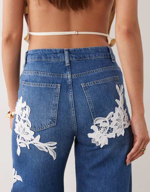ASOS LUXE - Vaqueros azules de pernera ancha con aplicación de encaje, 4 de 5