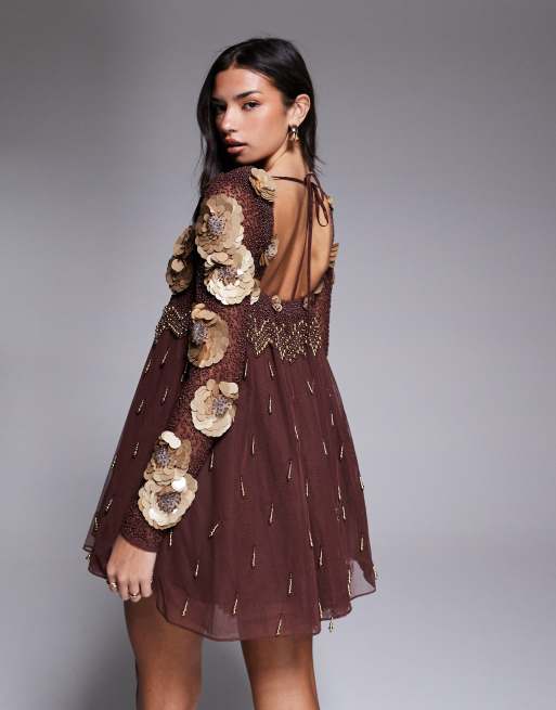 ASOS LUXE – Verziertes Minikleid in Braun mit Perlenanhängern und 3D-Blumen, 2 von 4