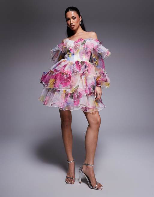 ASOS LUXE - Vestito corto a balze con spalle scoperte in organza a fiori sfumati