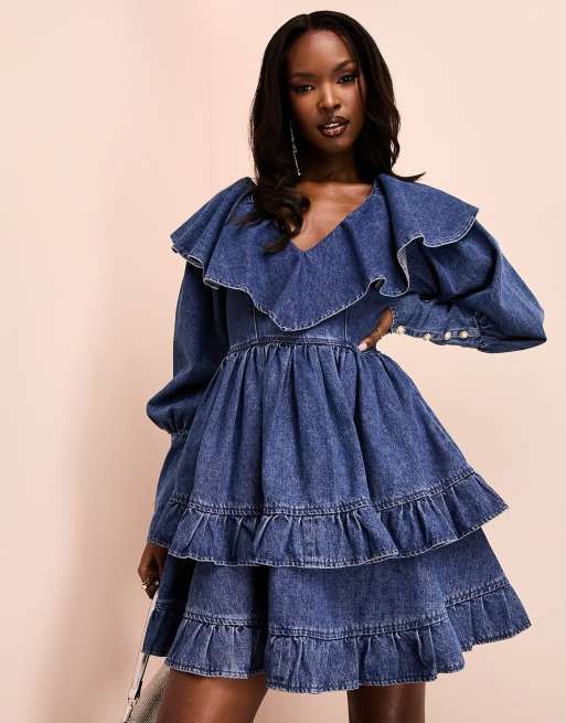 ASOS Luxe - Vestito corto in denim blu lavaggio medio con bottoni con strass a balze con scollo profondo e volant, 4 di 4