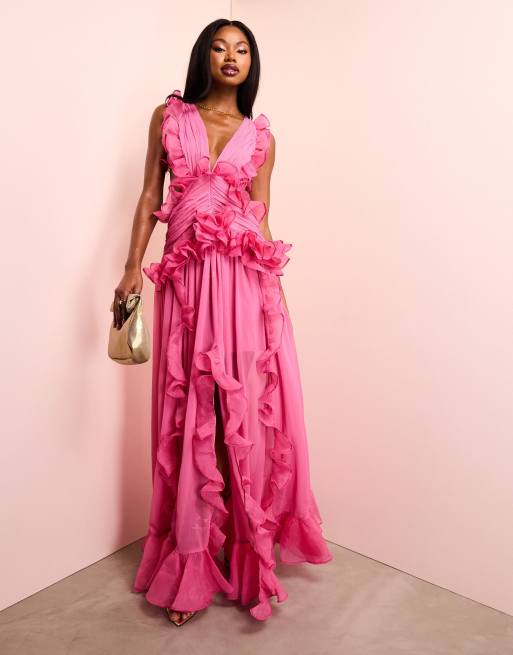 ASOS LUXE - Vestito lungo con scollo profondo rosa acceso con dettagli in chiffon arricciato e schiena scoperta