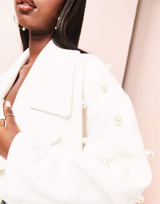 ASOS LUXE – Vit, lång kappa med pärldetaljer, 3 av 4