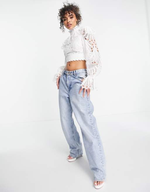 ASOS LUXE – Vit topp med broderie anglaise och volangkrage, del av set, 3 av 4