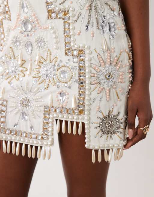 ASOS LUXE – Vit, utsmyckad miniklänning med kakelmönster, 3 av 4