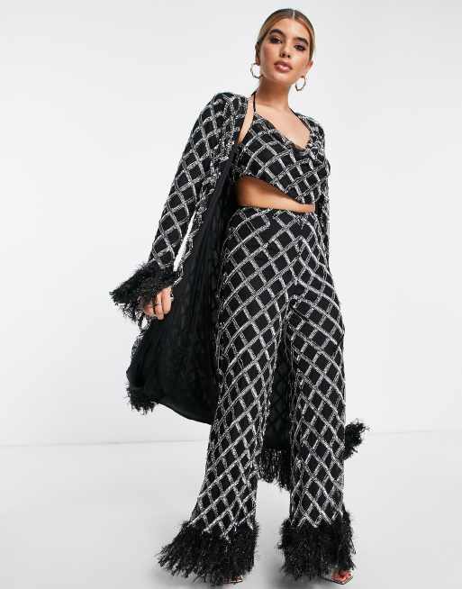 ASOS LUXE – Zdobiony płaszcz maxi w kolorze czarnym i srebrnym wykończony sztucznymi piórkami, część zestawu