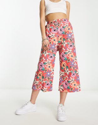 ASOS MADE IN KENYA - Hose zum Hineinschlüpfen mit Rosenprint-Rot