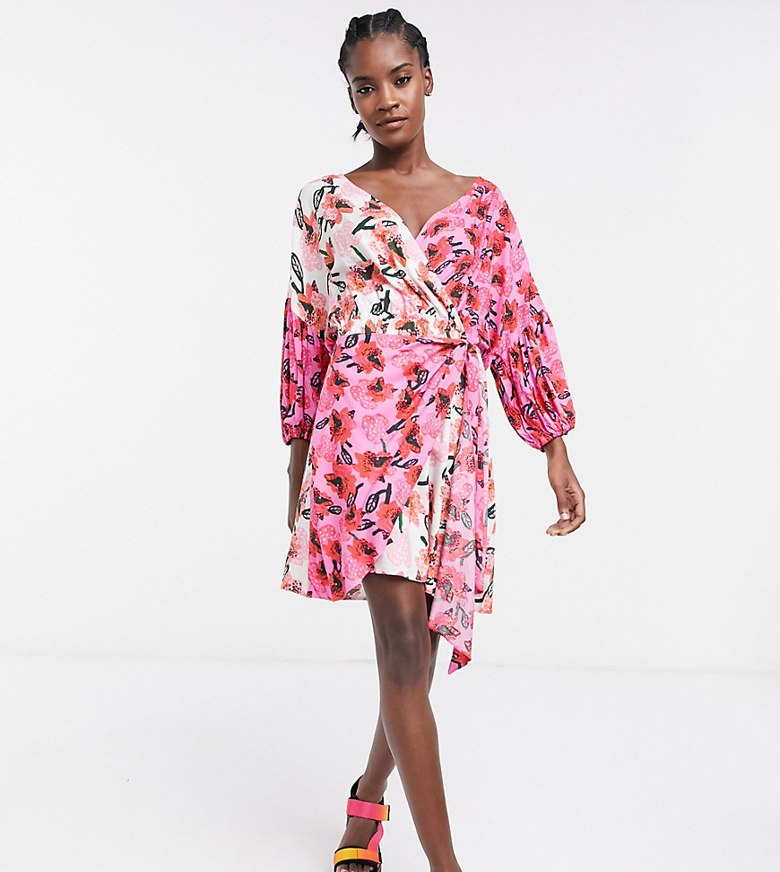 ASOS MADE IN KENYA - Mini-jurk met overslag en gemengde print-Roze