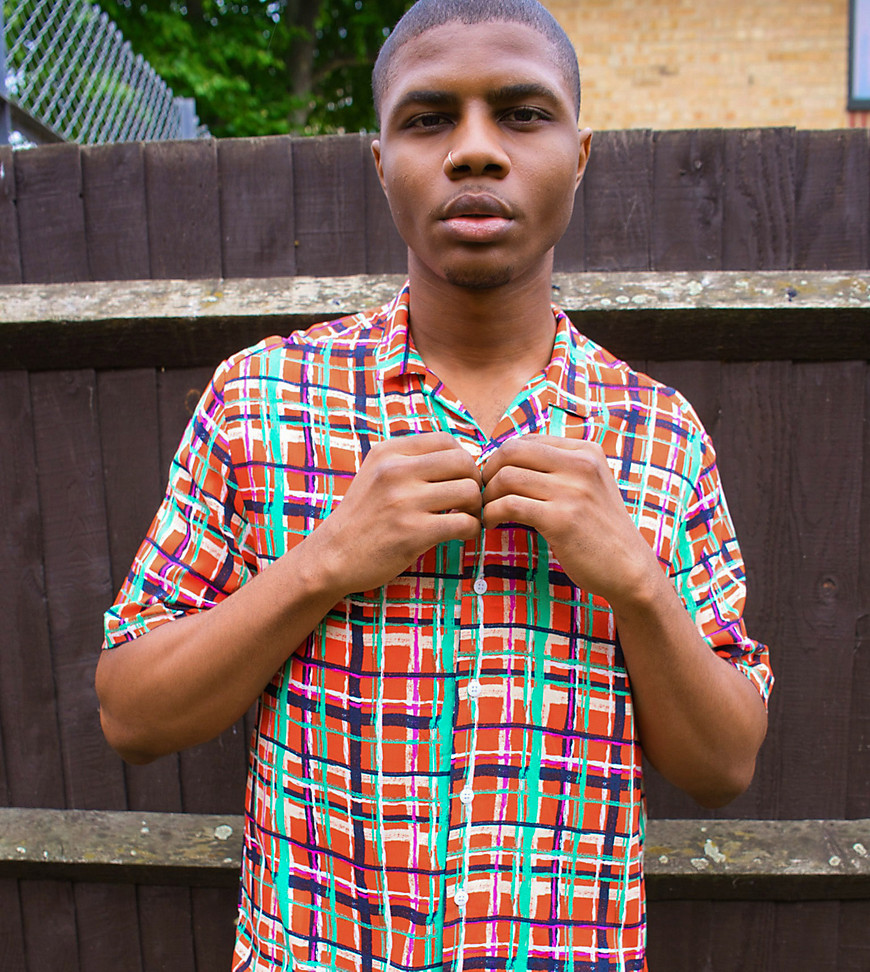 ASOS MADE IN KENYA – Rutig avslappnad skjorta med platt krage, del av set-Röd