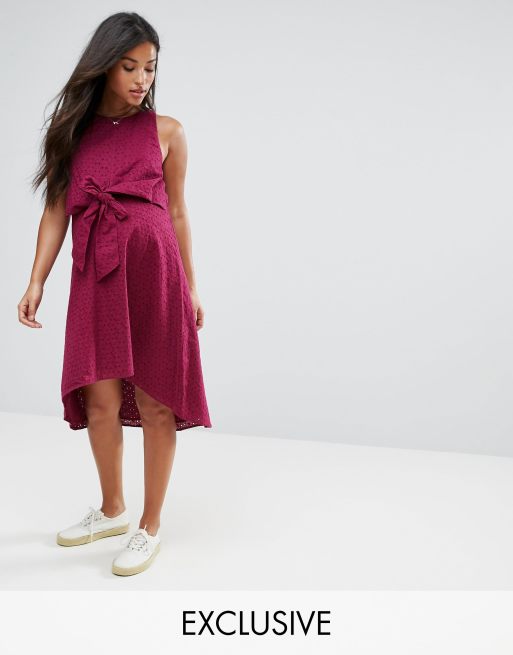 ASOS Maternity NURSING – Sukienka o długości midi z haftem angielskim i ozdobnym węzłem z przodu dla kobiet karmiących