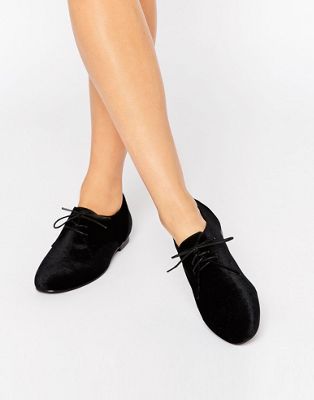 black lace up flat shoes